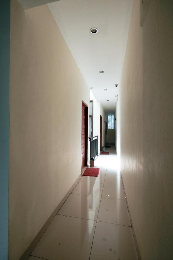 Готель Reddoorz At Buah Batu 5 Бандунг Екстер'єр фото