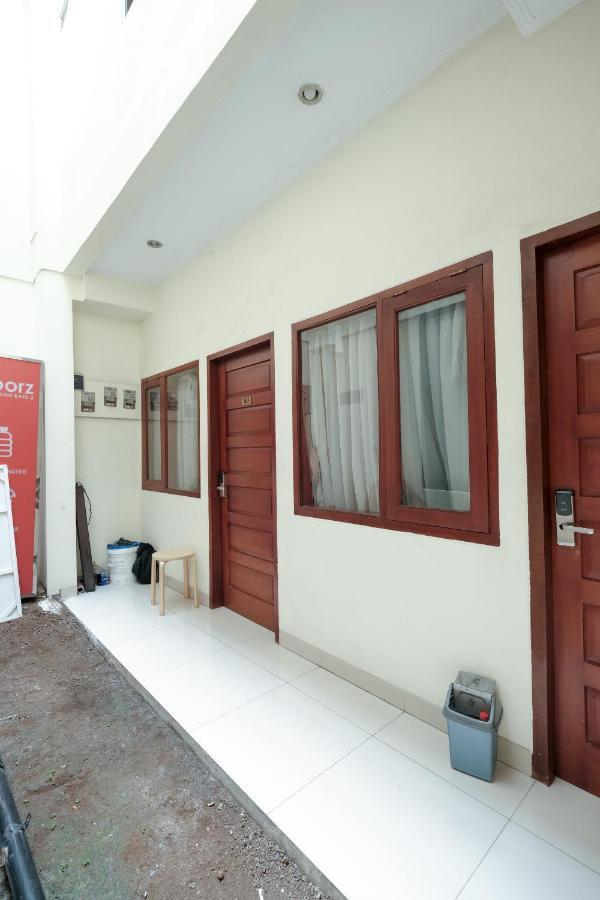Готель Reddoorz At Buah Batu 5 Бандунг Екстер'єр фото